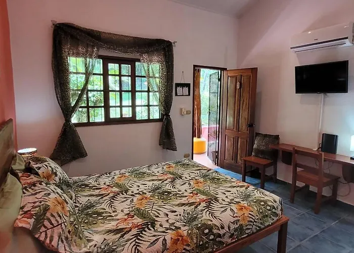 Cabinas Corazon Tamarindo